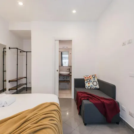 The Rent - Two-bedroom In Colosseum Area * Rome