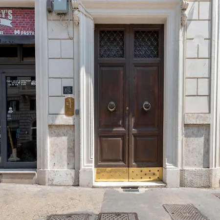 The Rent - Two-bedroom In Colosseum Area Apartment Rome
