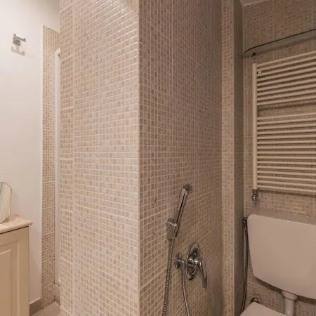 The Rent - Two-bedroom In Colosseum Area Apartment Rome